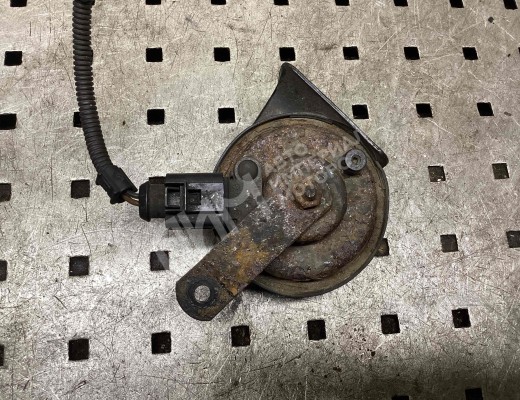 Сигнал (клаксон) Audi A4 B5 (8D) 1999-2001 рестайлинг  Audi A4 A4 B5 (8D) 1999-2001 рестайлинг