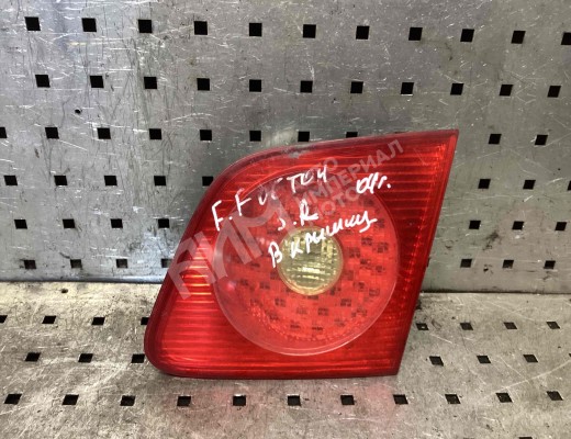 Фонарь крышки багажника правый Volkswagen Phaeton (3D) 2002-2016  Volkswagen Phaeton Phaeton (3D) 2002-2016