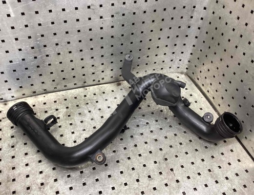 Патрубок интеркулера Volkswagen Touran I (1T) 2003-2006  Volkswagen Touran Touran I (1T) 2003-2006