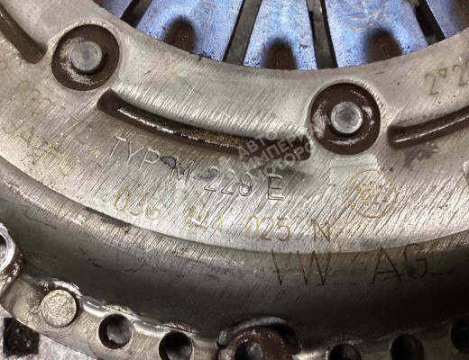 Корзина сцепления Volkswagen Golf V (1K) 2004-2009  Volkswagen Golf Golf V (1K) 2004-2009