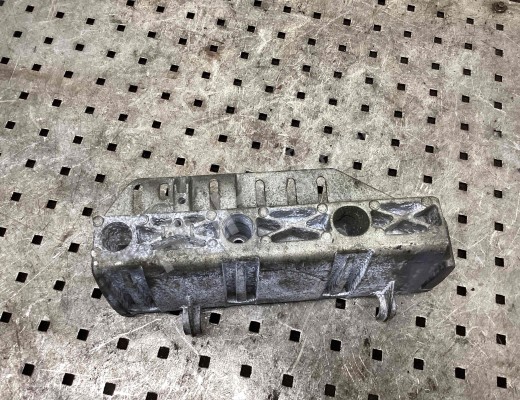 Кронштейн впускного коллектора Renault Scenic I (JA) 1999-2003 рестайлинг  Renault Scenic Scenic I (JA) 1999-2003 рестайлинг