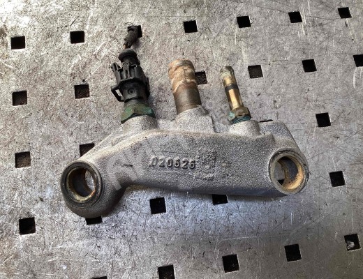 Фланец (тройник) системы охлаждения Opel Vectra C 2002-2005  Opel Vectra Vectra C 2002-2005