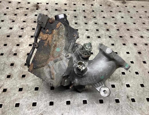 Заслонка дроссельная Toyota Avensis I (T220) 1997-2003  Toyota Avensis Avensis I (T220) 1997-2003