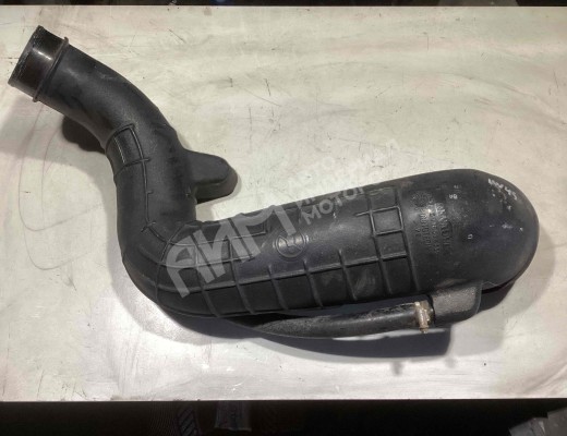 Патрубок воздушного фильтра Renault Midlum I 2000-2006  Renault Midlum Midlum I 2000-2006
