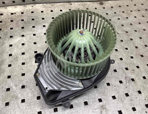 Моторчик печки Volkswagen Passat B5+ (3B) 2000-2005 рестайлинг  Volkswagen Passat Passat B5+ (3B) 2000-2005 рестайлинг