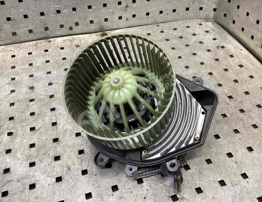 Моторчик печки Volkswagen Passat B5 (3B) 1996-2000  Volkswagen Passat Passat B5 (3B) 1996-2000