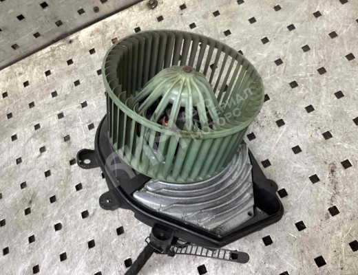 Моторчик печки Volkswagen Passat B5+ (3B) 2000-2005 рестайлинг  Volkswagen Passat Passat B5+ (3B) 2000-2005 рестайлинг