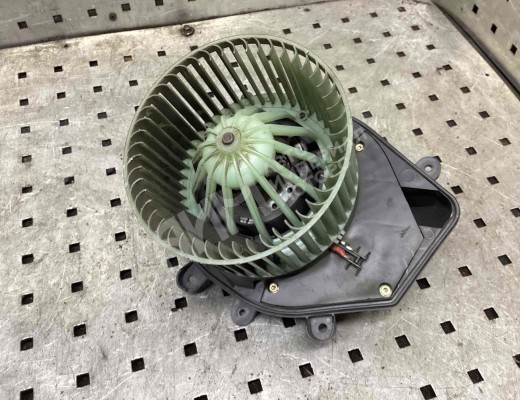 Моторчик печки Volkswagen Passat B5 (3B) 1996-2000  Volkswagen Passat Passat B5 (3B) 1996-2000