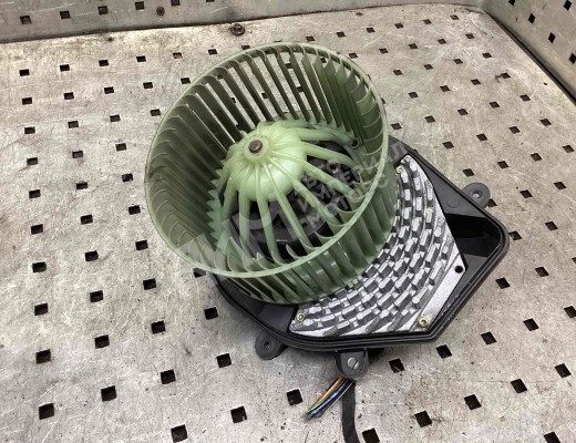 Моторчик печки Audi A4 B5 (8D) 1994-1999  Audi A4 A4 B5 (8D) 1994-1999