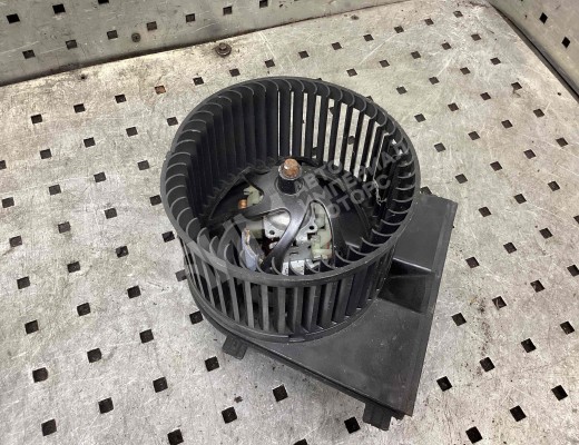 Моторчик печки Volkswagen Golf IV (1J) 1997-2004  Volkswagen Golf Golf IV (1J) 1997-2004