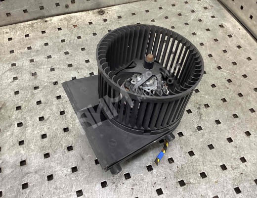 Моторчик печки Volkswagen Golf IV (1J) 1997-2004  Volkswagen Golf Golf IV (1J) 1997-2004