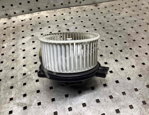 Моторчик печки Mazda 6 I (GG) 2002-2005  Mazda 6 6 I (GG) 2002-2005