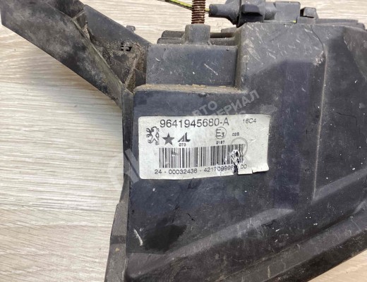 Фара противотуманная левая Peugeot 407 2004-2010  Peugeot 407 407 2004-2010