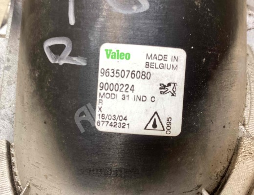 Фара противотуманная правая Peugeot 206 (2A/2E) 1998-2003  Peugeot 206 206 (2A/2E) 1998-2003