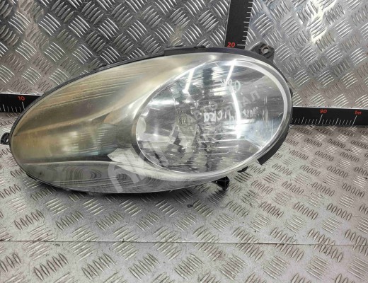 Фара правая Nissan Micra III (K12) 2002-2010  Nissan Micra Micra III (K12) 2002-2010