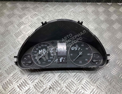 Щиток приборов (приборная панель) Mercedes C (W203) 2004-2007 рестайлинг  Mercedes C C (W203) 2004-2007 рестайлинг