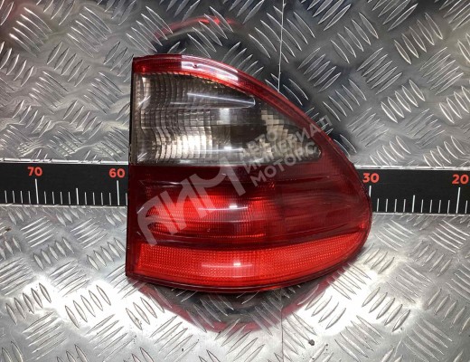 Фонарь задний правый Mercedes E (W210) 1999-2002 рестайлинг  Mercedes E E (W210) 1999-2002 рестайлинг