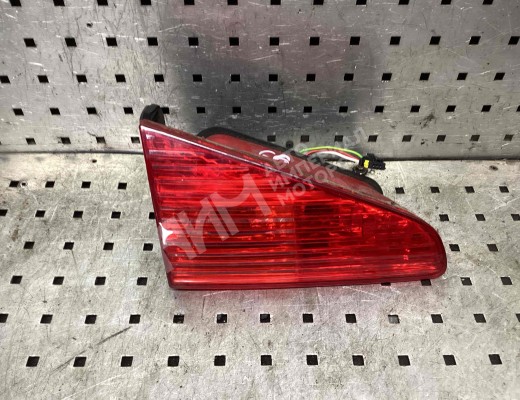 Фонарь крышки багажника левый Peugeot 607 2004-2009 рестайлинг  Peugeot 607 607 2004-2009 рестайлинг