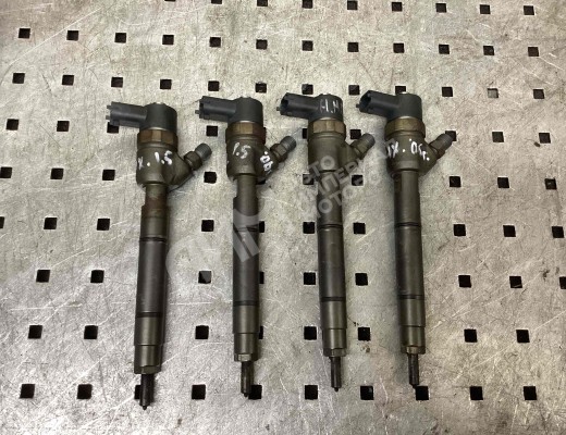 Форсунка Hyundai Matrix I (FC) 2005-2008 рестайлинг  Hyundai Matrix Matrix I (FC) 2005-2008 рестайлинг