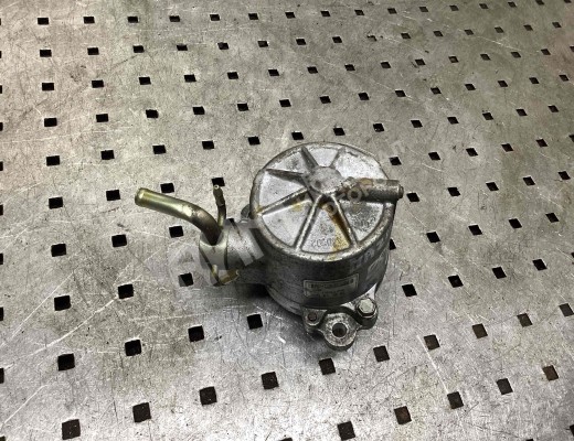 Насос вакуумный Mazda Premacy I (CP) 1999-2005  Mazda Premacy Premacy I (CP) 1999-2005