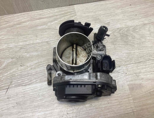 Заслонка дроссельная Skoda Octavia A4 Tour (1U) 1996-2010  Skoda Octavia Octavia A4 Tour (1U) 1996-2010