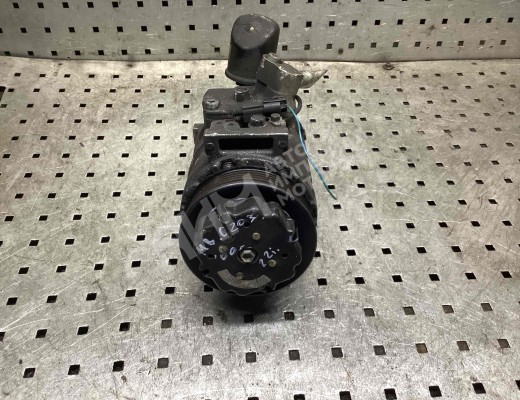 Компрессор кондиционера Mercedes C (W203) 2000-2004  Mercedes C C (W203) 2000-2004