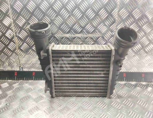 Интеркулер Volkswagen Passat B5+ (3B) 2000-2005 рестайлинг  Volkswagen Passat Passat B5+ (3B) 2000-2005 рестайлинг