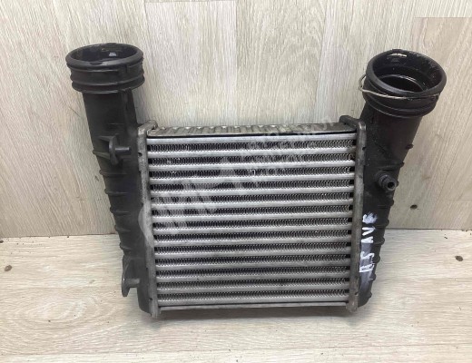 Интеркулер Volkswagen Passat B5+ (3B) 2000-2005 рестайлинг  Volkswagen Passat Passat B5+ (3B) 2000-2005 рестайлинг