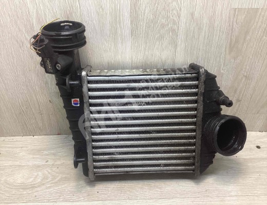 Интеркулер Volkswagen Passat B5+ (3B) 2000-2005 рестайлинг  Volkswagen Passat Passat B5+ (3B) 2000-2005 рестайлинг