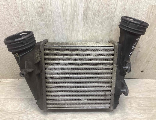 Интеркулер Volkswagen Passat B5+ (3B) 2000-2005 рестайлинг  Volkswagen Passat Passat B5+ (3B) 2000-2005 рестайлинг