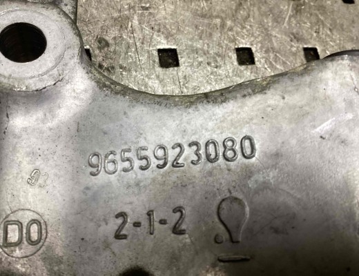 Кронштейн двигателя Peugeot 308 (T7) 2007-2015  Peugeot 308 308 (T7) 2007-2015