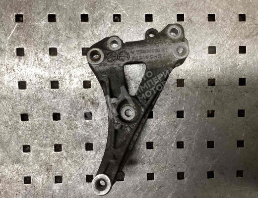 Кронштейн компрессора кондиционера Peugeot 308 (T7) 2007-2015  Peugeot 308 308 (T7) 2007-2015