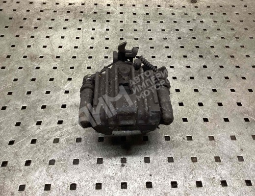Суппорт задний правый Volkswagen Passat B5 (3B) 1996-2000  Volkswagen Passat Passat B5 (3B) 1996-2000