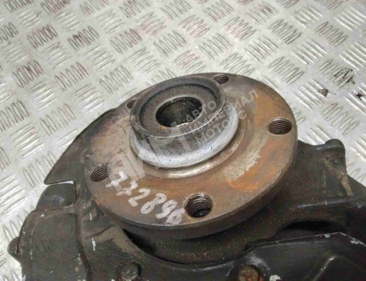 Кулак поворотный правый Volkswagen Passat B5 (3B) 1996-2000  Volkswagen Passat Passat B5 (3B) 1996-2000