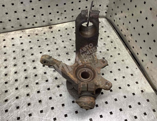 Ступица передняя левая Ford Mondeo III 2000-2003  Ford Mondeo Mondeo III 2000-2003