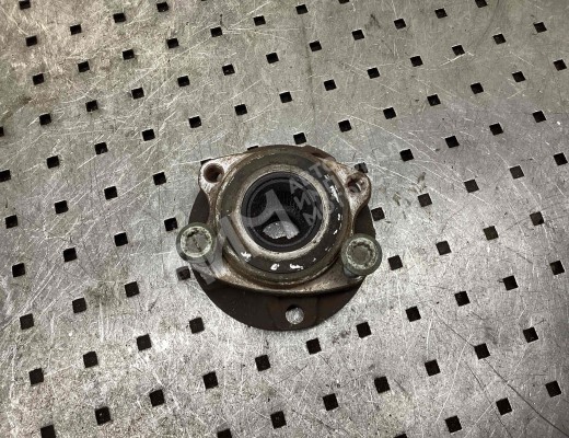 Ступица передняя Audi A4 B6 (8EC, 8E5) 2000-2004  Audi A4 A4 B6 (8EC, 8E5) 2000-2004