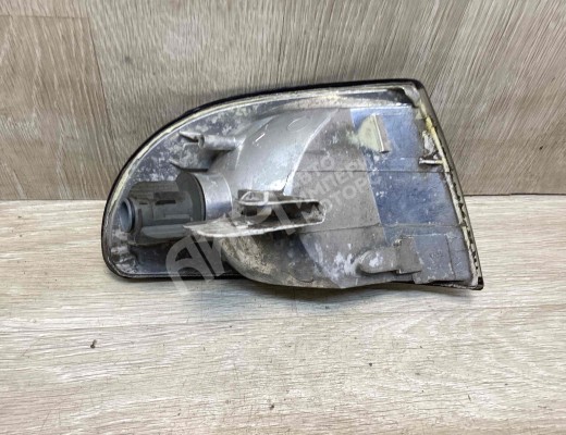 Поворотник левый Audi A4 B5 (8D) 1994-1999  Audi A4 A4 B5 (8D) 1994-1999