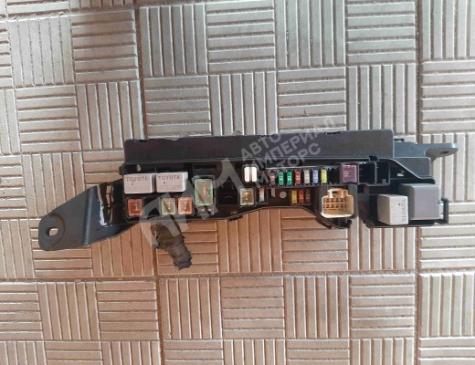 Блок предохранителей Toyota Avensis II (T250) 2003-2008  Toyota Avensis Avensis II (T250) 2003-2008