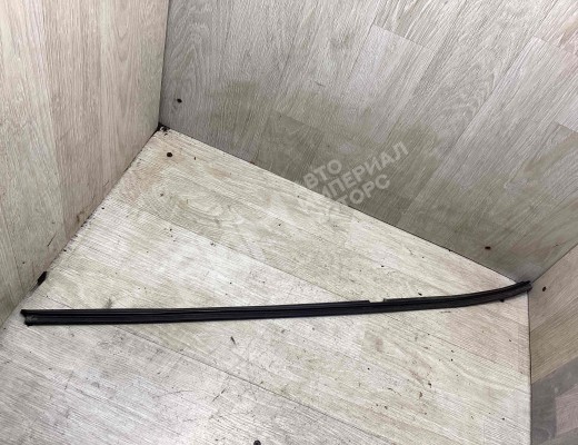 Молдинг стекла двери задней левой наружный Mercedes E (W124) 1985-1996  Mercedes E E (W124) 1985-1996