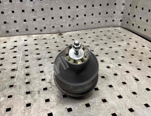 Подушка крепления двигателя Audi A6 C5 (4B) 1997-2001  Audi A6 A6 C5 (4B) 1997-2001