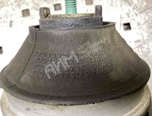 Подушка крепления двигателя Audi A6 C5 (4B) 1997-2001  Audi A6 A6 C5 (4B) 1997-2001