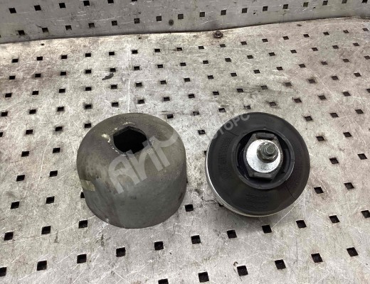 Подушка крепления двигателя Audi A6 C5 (4B) 1997-2001  Audi A6 A6 C5 (4B) 1997-2001