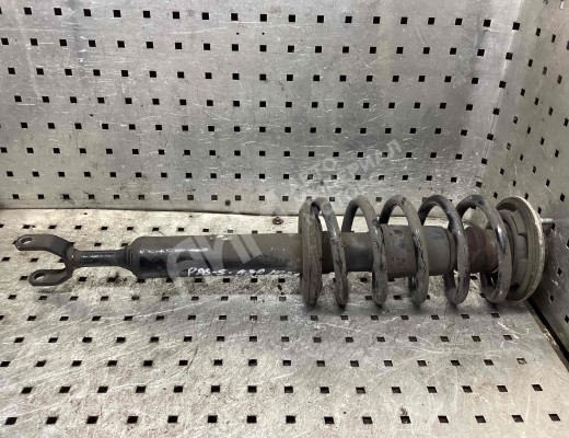 Стойка передняя правая Volkswagen Passat B5 (3B) 1996-2000  Volkswagen Passat Passat B5 (3B) 1996-2000