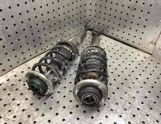 Стойка передняя правая Volkswagen Passat B5 (3B) 1996-2000  Volkswagen Passat Passat B5 (3B) 1996-2000