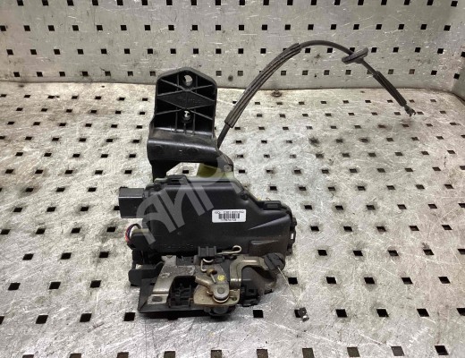 Замок двери передней левой Volkswagen Passat B5+ (3B) 2000-2005 рестайлинг  Volkswagen Passat Passat B5+ (3B) 2000-2005 рестайлинг