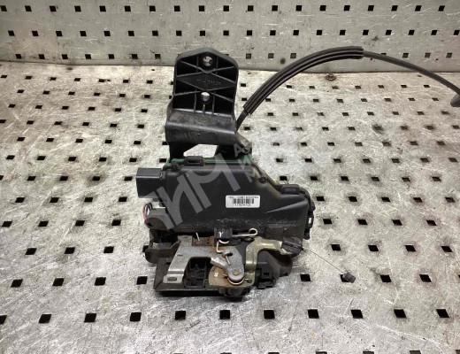 Замок двери передней левой Volkswagen Passat B5+ (3B) 2000-2005 рестайлинг  Volkswagen Passat Passat B5+ (3B) 2000-2005 рестайлинг