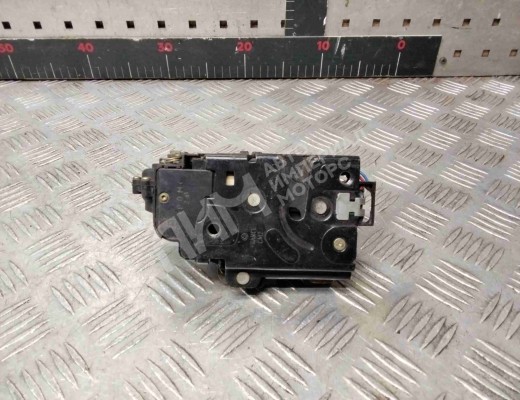Замок двери передней левой Volkswagen Passat B5 (3B) 1996-2000  Volkswagen Passat Passat B5 (3B) 1996-2000
