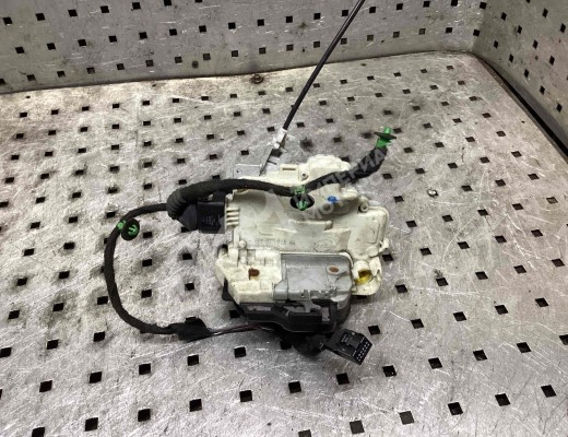 Замок двери передней левой Audi A4 B7 (8EC, 8ED) 2004-2008  Audi A4 A4 B7 (8EC, 8ED) 2004-2008