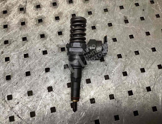 Форсунка Volkswagen Golf IV (1J) 1997-2004  Volkswagen Golf Golf IV (1J) 1997-2004