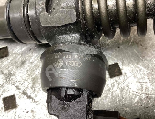 Форсунка Volkswagen Passat B6 (3C) 2005-2010  Volkswagen Passat Passat B6 (3C) 2005-2010